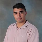 Soy profesor, especializado en el área de deportes o educación física, el cual se especializa en los deportes con pelota